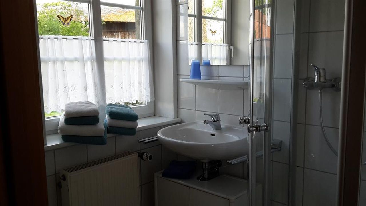 Bad mit Dusche/WC Bad mit Dusche/WC